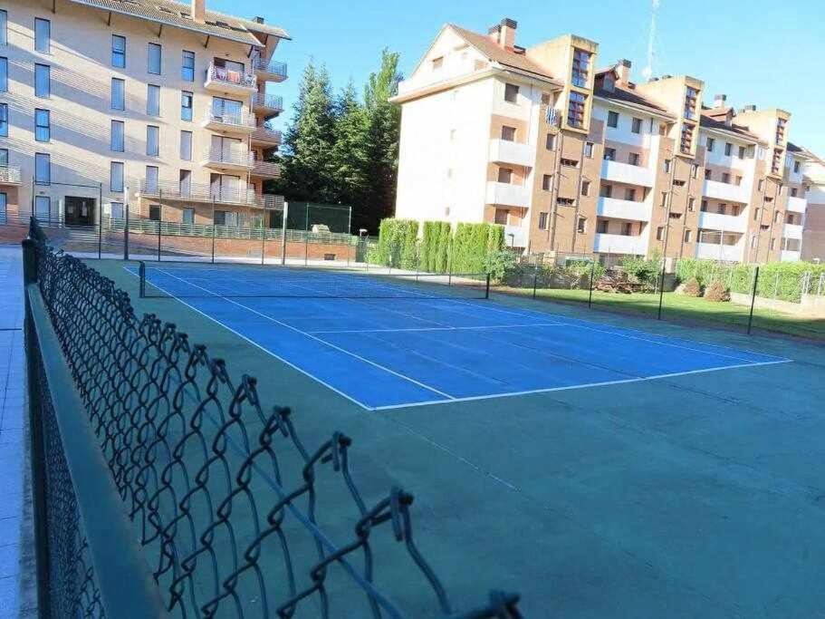 Apartmán Precioso Atico Con Bonitas Vistas A La Pena Oroel Jaca Exteriér fotografie