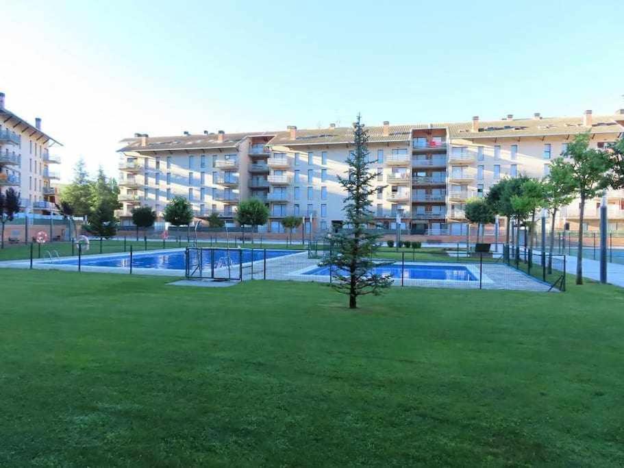 Apartmán Precioso Atico Con Bonitas Vistas A La Pena Oroel Jaca Exteriér fotografie